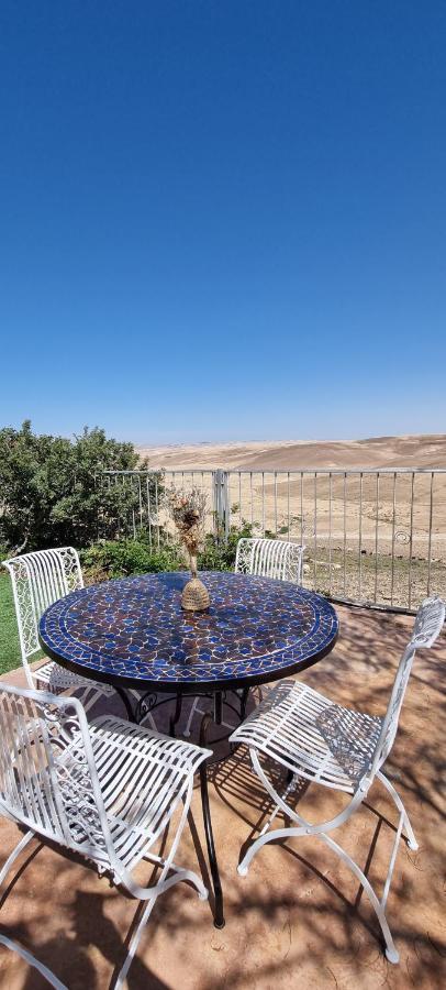 Desert Call Vila Arad Exterior foto